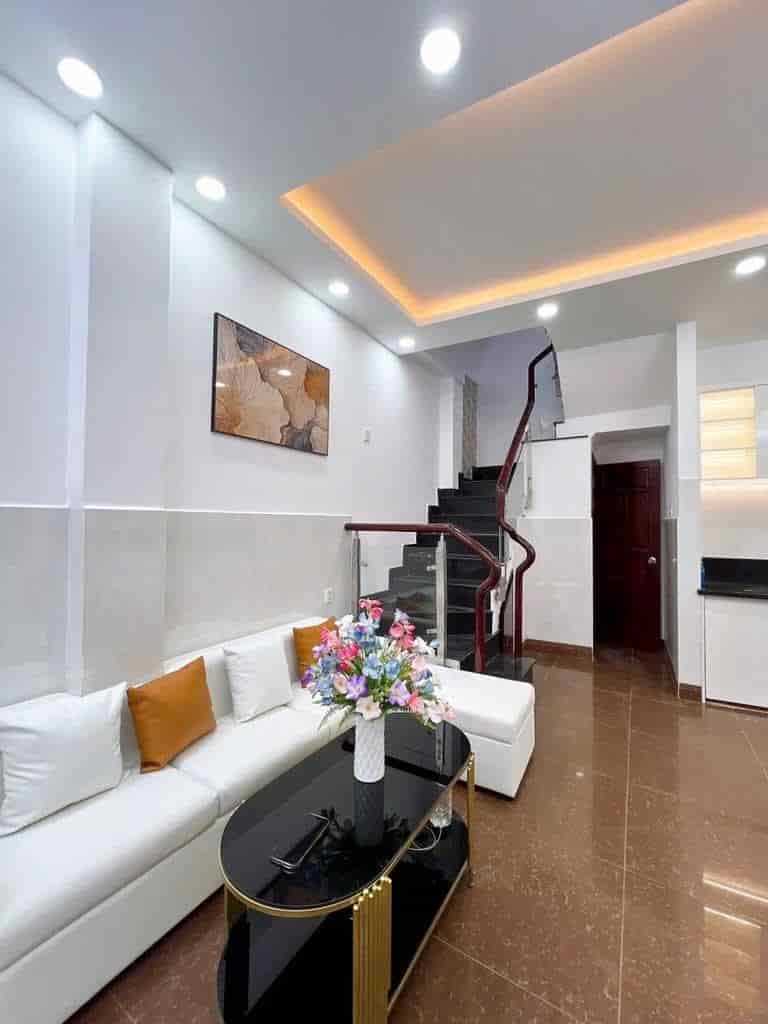 Bán nhà Gò Vấp, Sat hẻm xe hơi Nguyễn Văn Công, 30M2, 3 Tầng, 4Pn, Full nội thất, SHR, hơn 4T
