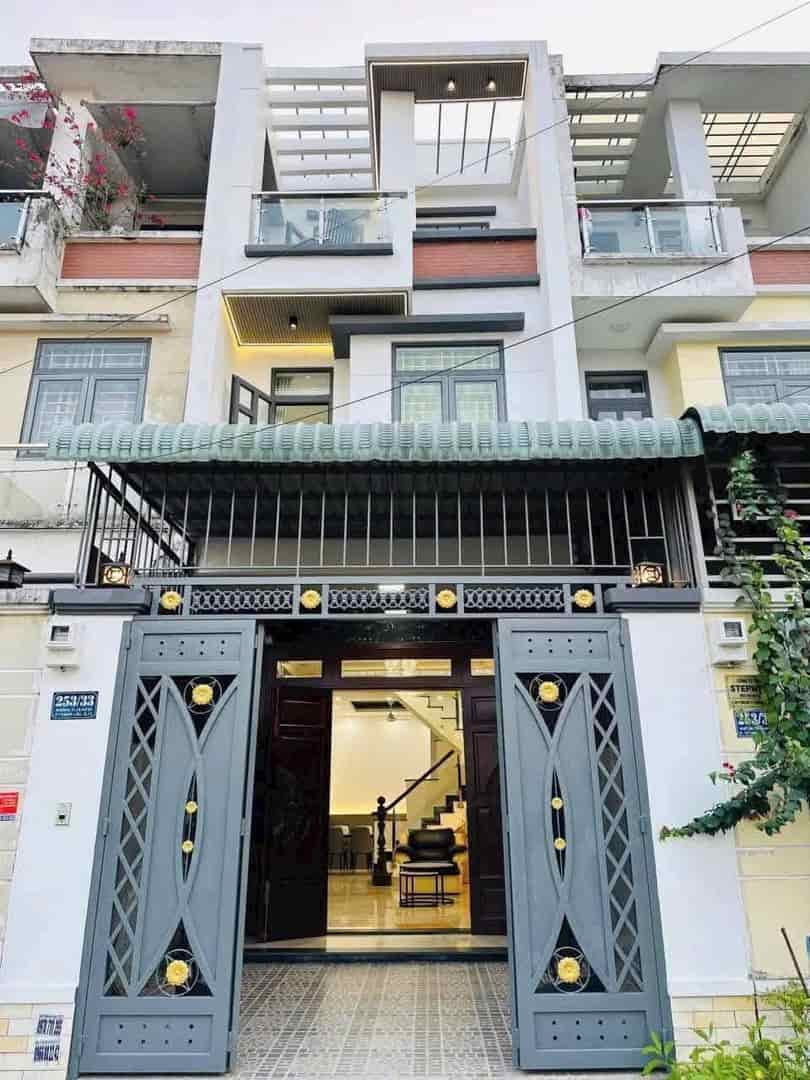 Bán gấp nhà 68.9m², Tôn Đản, P15, Q4 .Xây 1 trệt 2 lầu, sân trước, gần cầu Ông Lãnh, giá 3tỷ450. Sổ hồng riêng