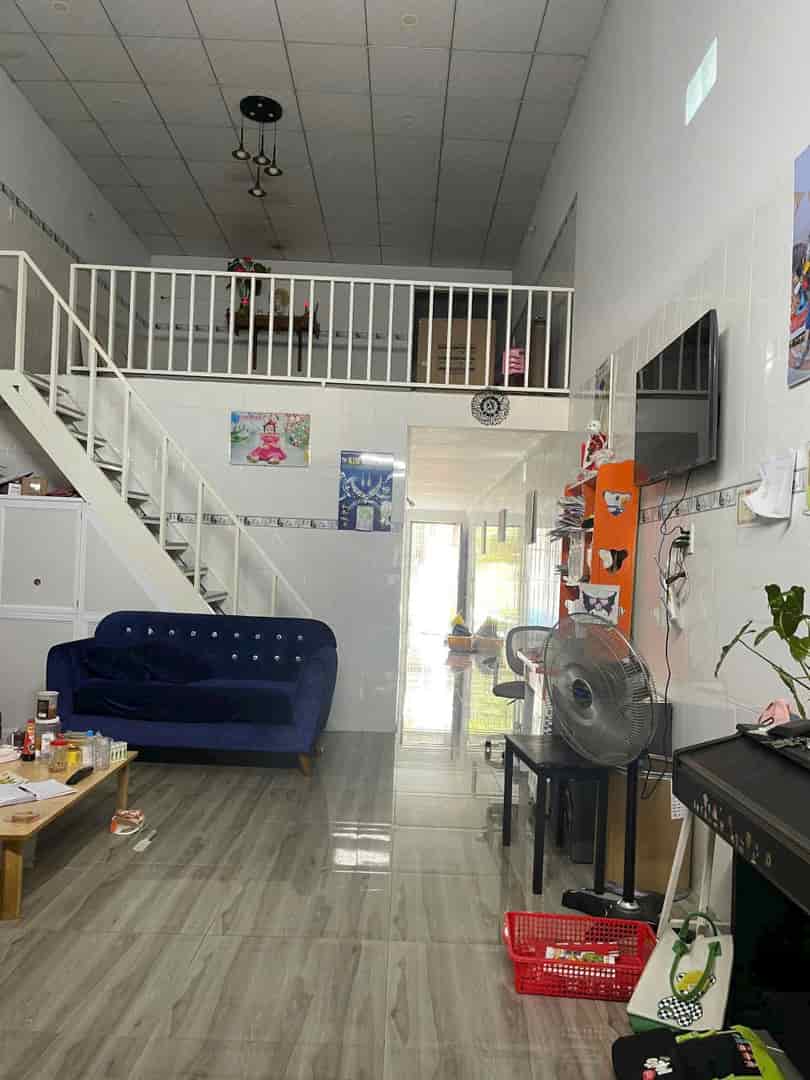 Bán Nhà Chính Chủ Chị em Chuyển Công Tác Nên Bán Nhà Kiên Cố TĐC 44Ha Đối Diện Công Viên 4,2 tỷ TL