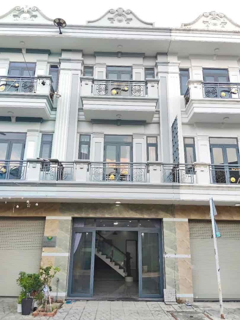 KHÔNG THỂ GỒNG NGÂN HÀNG ĐƯỢC NỮA NÊN CẦN BÁN GẤP NHÀ 2 TỶ