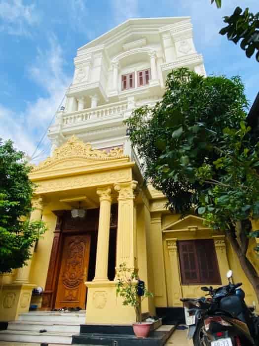 BIỆT THỰ 6 TẦNG MẶT TIỀN GẦN NGÃ TƯ BỐN XÃ KIẾN TRÚC CHÂU ÂU ĐẲNG CẤP SÁT VÁCH TÂN PHÚ