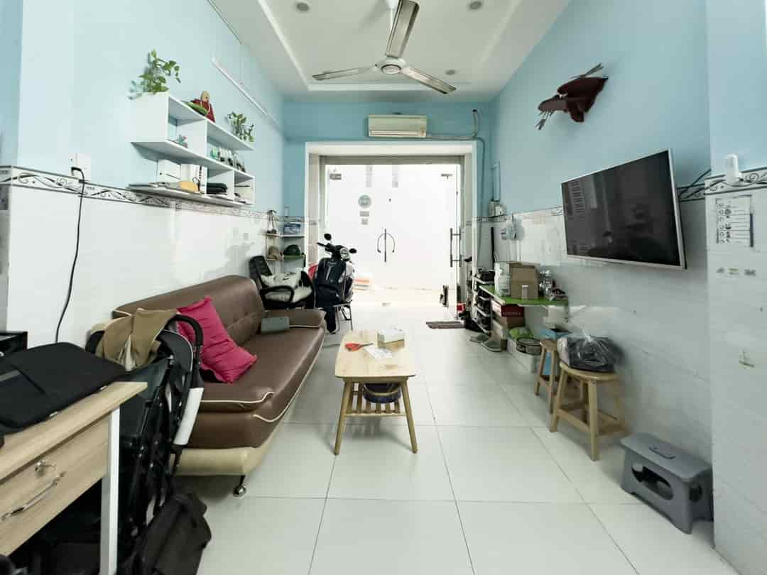 BÁN GẤP NHÀ HẺM 109 Đất Thánh 36 MÉT 2 TẦNG , NGANG 3.2 MÉT GIÁ MỀM 5.3 tỷ Tân Bình Hồ Chí Minh, Kết cấu: 2