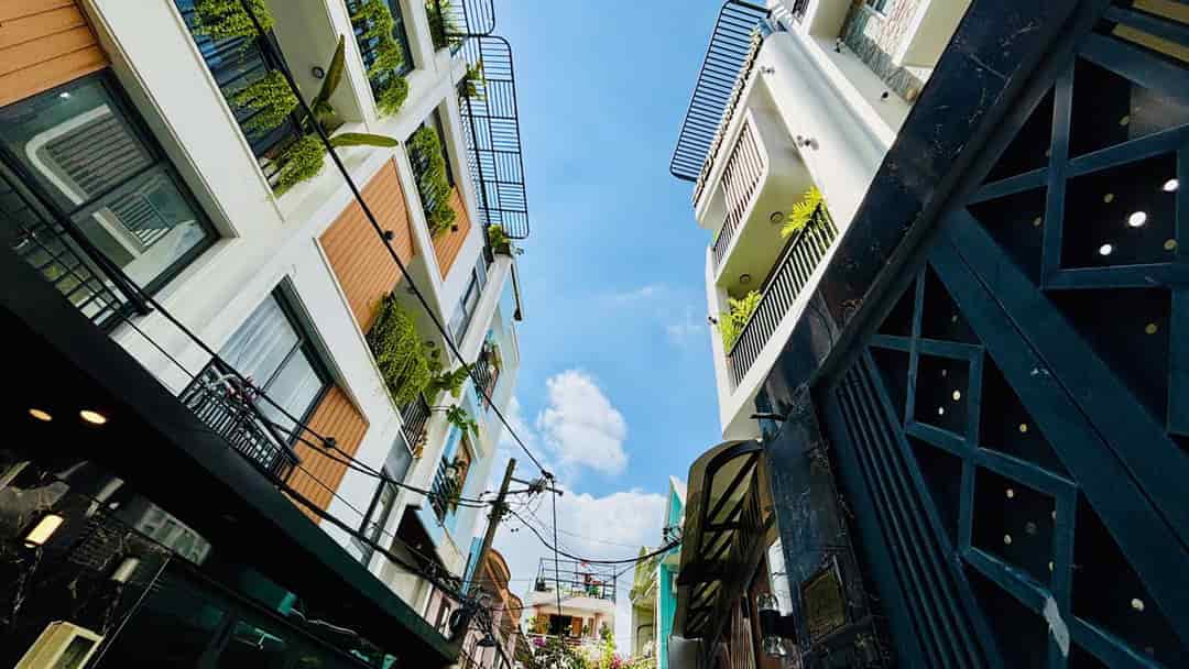 NHÀ ĐẸP GÒ VẤP CHỈ 7TỶ2 5TẦNG THANG MÁY XE HƠI NGỦ NHÀ NGANG GẦN 5M ĐỐI DIỆN EMART PHAN HUY ÍCH