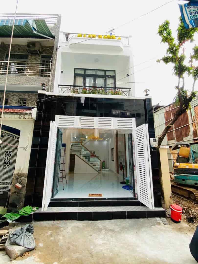 Đang cho thuê 14tr/tháng. Nhà 47m2 Thép Mới gần THCS Trường Chinh. Giá 2 tỷ 990, xây 1 trệt 1 lầu