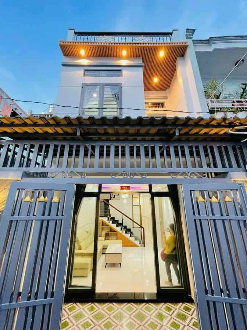 Chính chủ không quy hoạch giá 2 tỷ 690 - Nhà 57.6m2 Lạc Long Quân, Q11. Xây 1 trệt 1 lầu, hẻm 5m