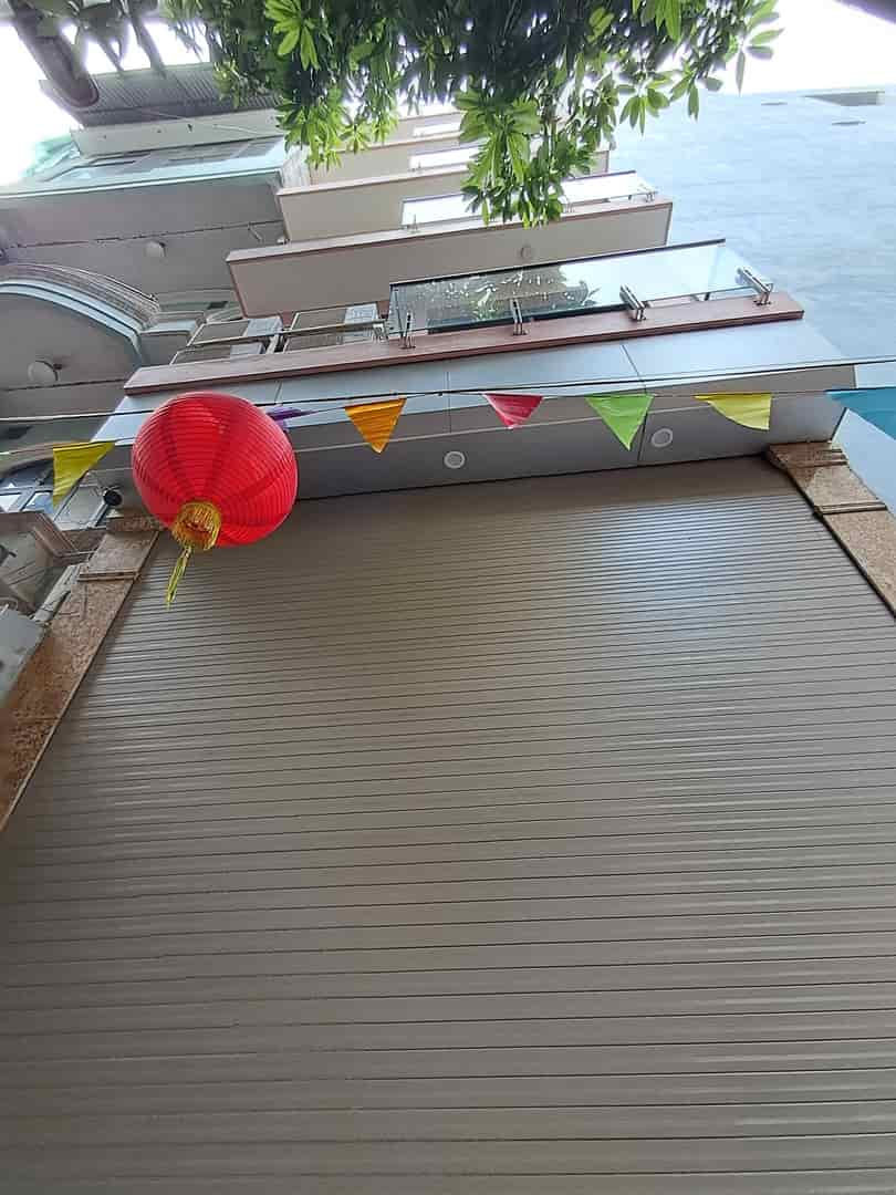 BÁN NHÀ MẶT PHỐ HOÀNG QUỐC VIỆT, VỈA HÈ HAI BÊN, KINH DOANH TUYỆT ĐỈNH, 50M X 4 TẦNG, 18 TỶ