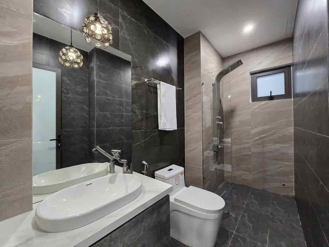 Chủ nhà cần bán gấp căn nhà ở NGUYỄN GIẢN THANH Q10 75M2 4PN 4WC 3TY120