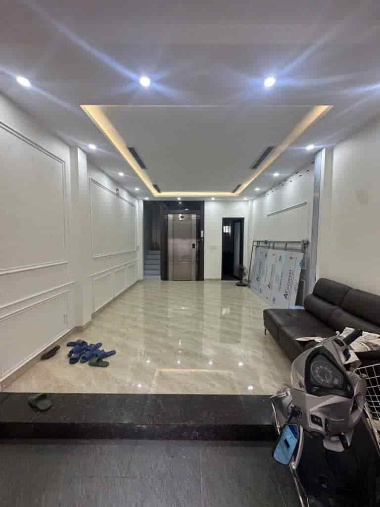 Nhà Ngọc Hồi 42m2x6T, Thang máy, 4 Chỗ đỗ cửa, Ch