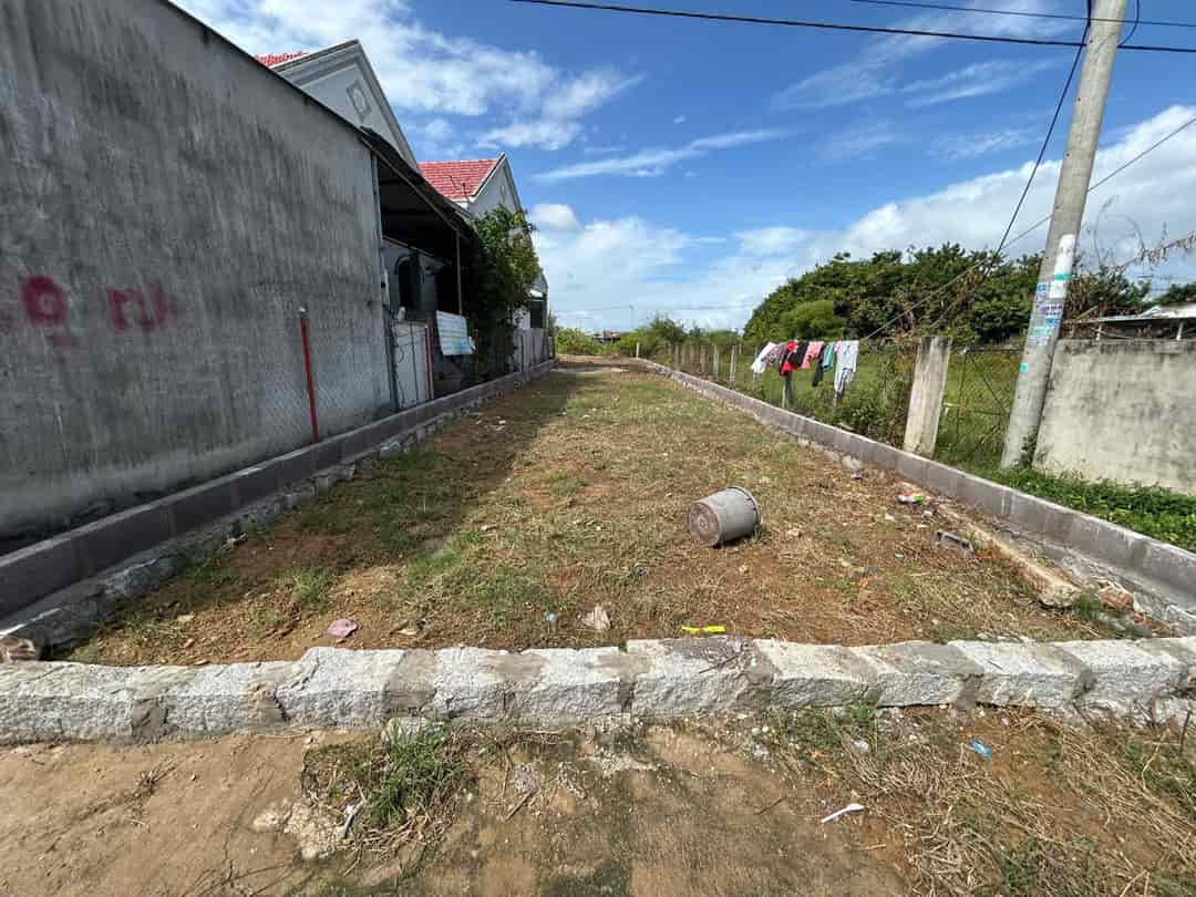 Bán lô đất 2 Mặt Tiền Ninh Thuỷ Cách biển Dốc Lết chỉ 600m Giá 1ty990