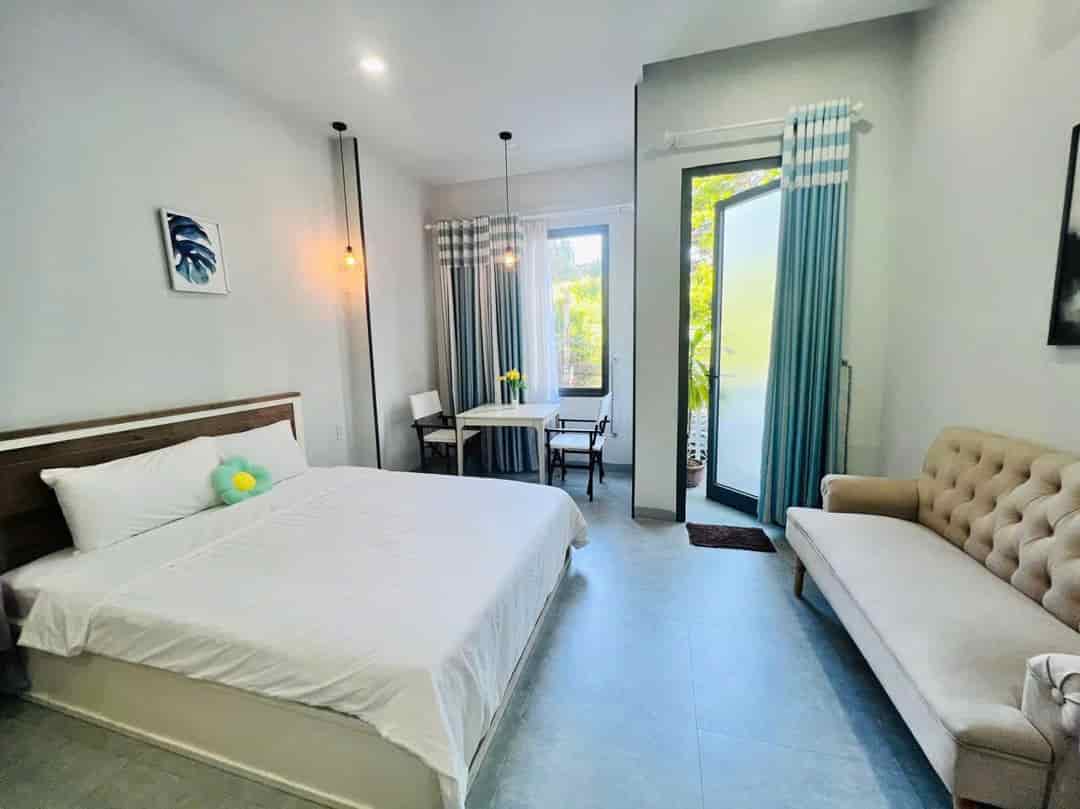Bán nhà  Mặt tiền đường Nguyễn Đình Chiểu, trung tâm Nha Trang, khu vực sầm uất, kinh doanh tốt diện tích