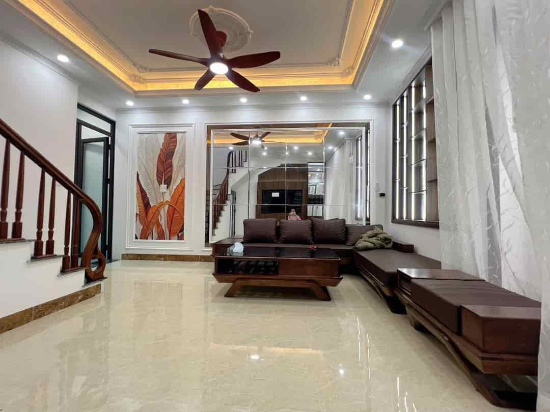 KINH DOANH 6 TẦNG NỘI THẤT LONG LANH CẦU GIẤY 34M2 HƠN 8 TỶ