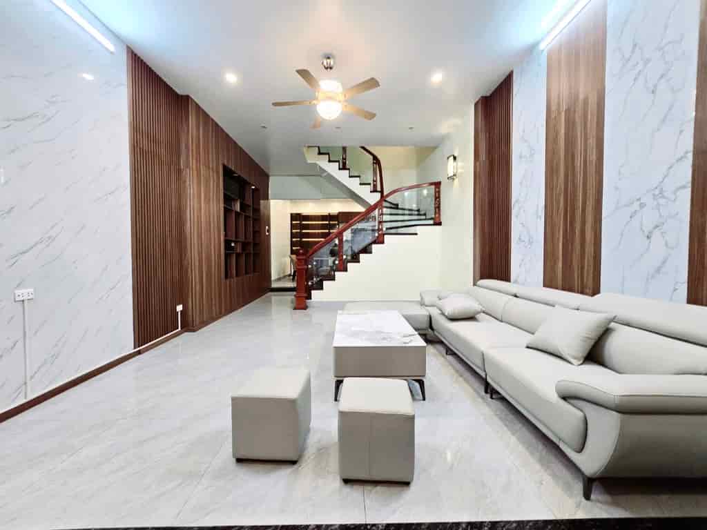 TRUNG TÂM CẦU GIẤY - NHÀ DÂN XÂY CHẮC CHẮN MỚI CỨNG - BA GÁC ĐỖ CỬA - 72M2 - 13 TỶ