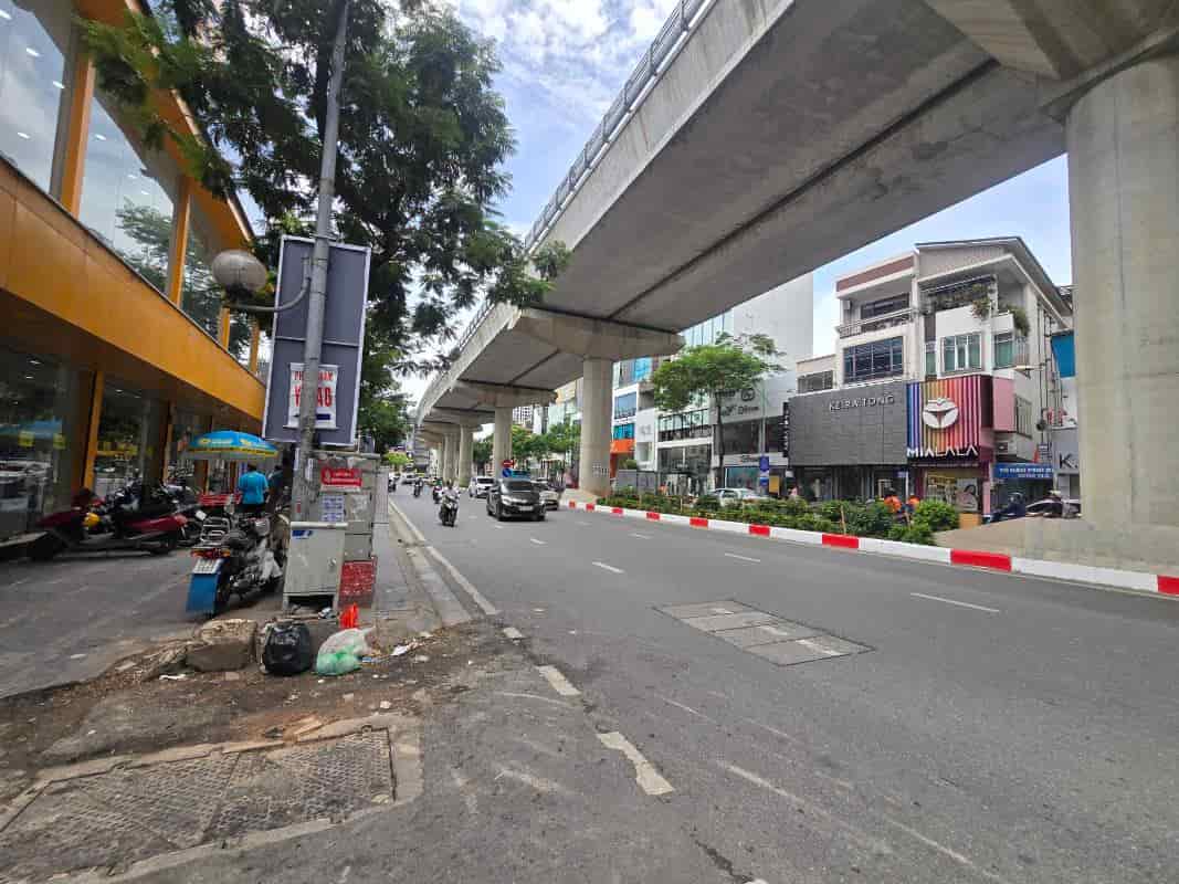BÁN VỊ TRÍ TẶNG NHÀ, LÔ GÓC, Ô TÔ LÙI CỬA, TRUNG TÂM CẦU GIẤY, 71M2, 15,X TỶ