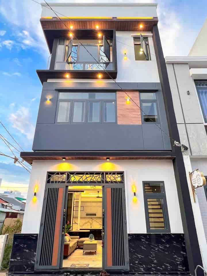Chính chủ bán nhà 3 tầng mặt tiền QL1A – 85m² – SHR – Phường 4, TP. Tân An – Giá chỉ 2.6 tỷ