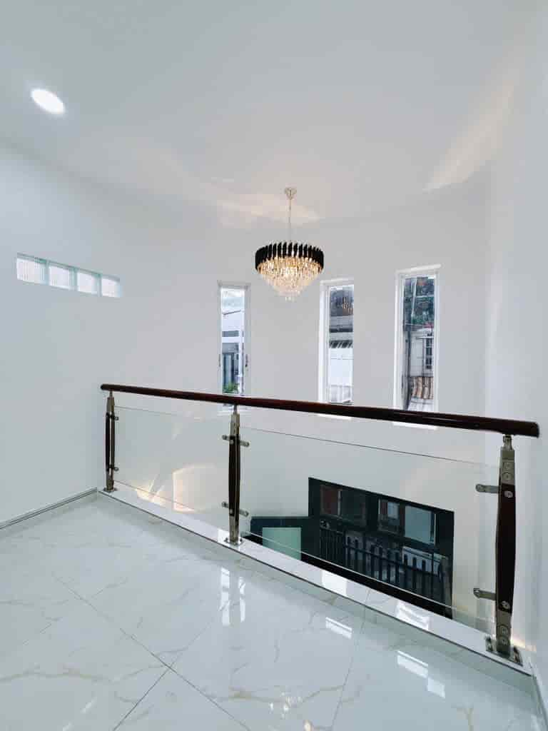 Bán nhà hiếm 2 mặt tiền đường Bến Vân Đồn, P5, Q4. Giá 4.15tỷ