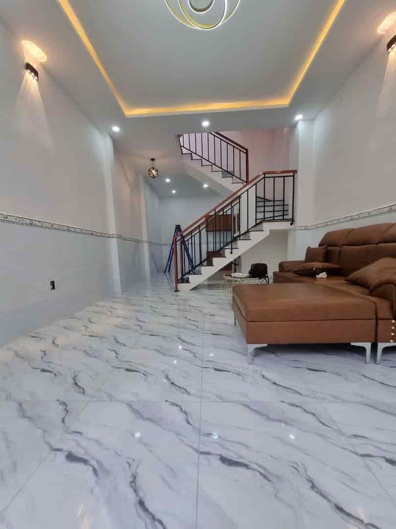 Cần bán gấp căn nhà Lê Quang Định P14 Bình Thạnh, 50m2, 1 Tỷ 210tr Sổ Riêng, đối diện trường học