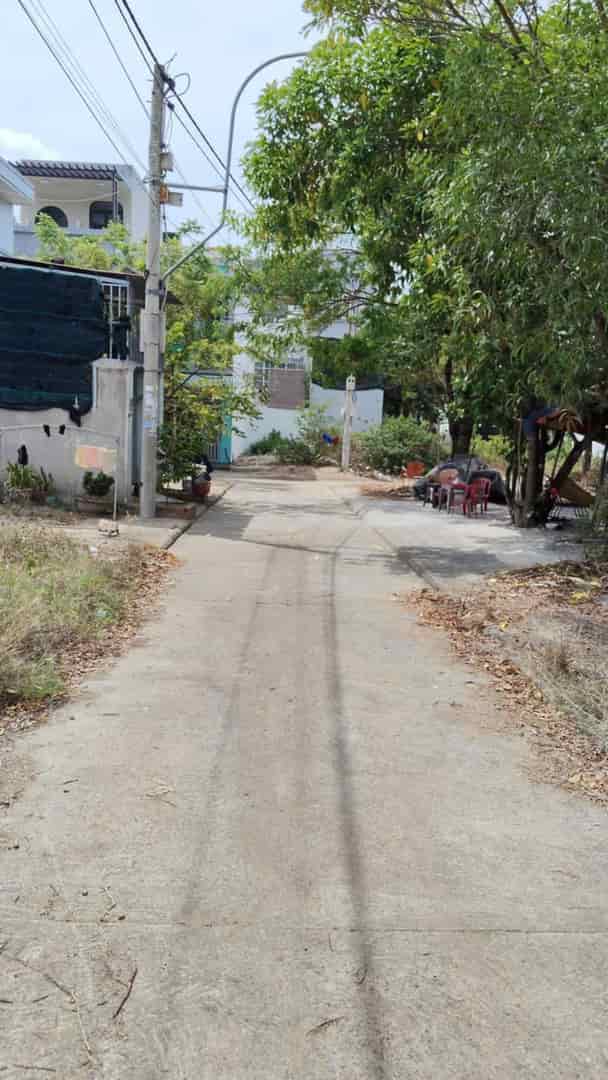 Đất TĐC Đất Lành Vĩnh Thái 
Diện tích 72m2,ngang 4m
Giá 1tỉ999 Triệu