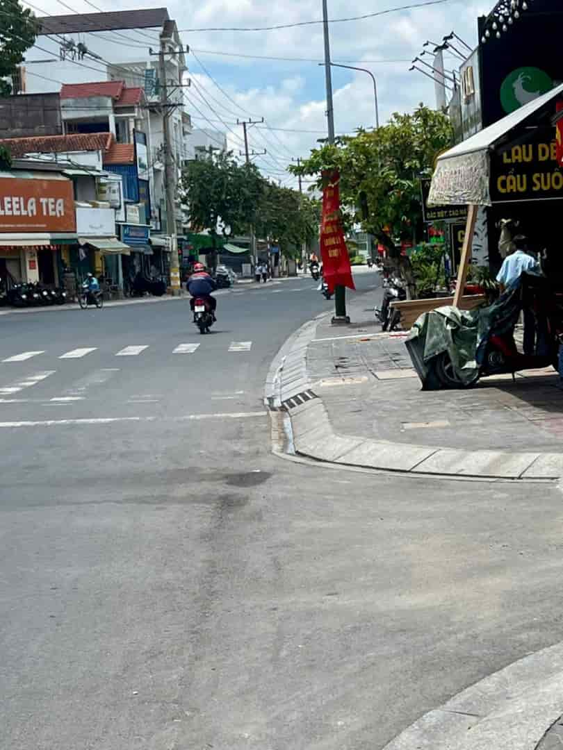 BÁN NHÀ 2 TẦNG LẦU, NGAY ĐƯỜNG TRẦN HƯNG ĐẠO, DĨ AN