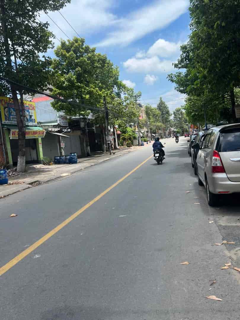 BÁN GẤP LÔ ĐẤT ĐẸP MẶT TIỀN ĐƯỜNG KINH DOANH, NGAY CHỢ-PHƯỜNG ĐÔNG HÒA, TP.DĨ AN