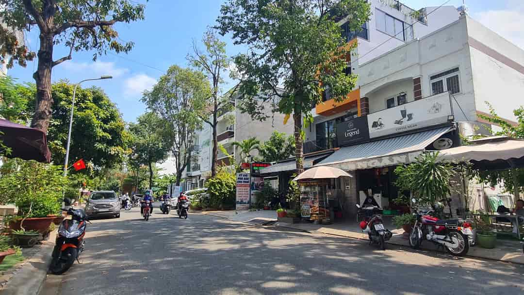 BÁN BIỆT THỰ SIÊU ĐẸP KDC CONIC 4 TẦNG, 140M2 7x20M ĐƯỜNG TRƯỚC NHÀ 15M NỘI THẤT CAO CẤP