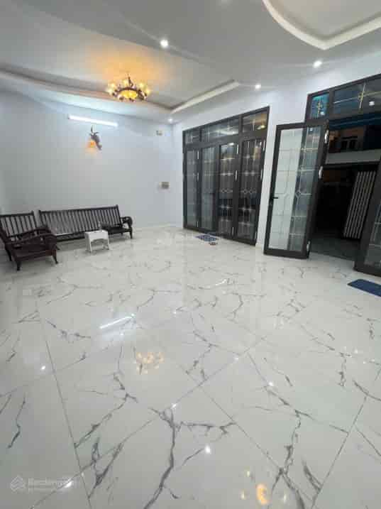 Bán biệt thự siêu đẹp KDC Conic 4 tầng, 8PN, 8WC, 140m2 7x20m, đường 15m 13.999 tỷ còn TL