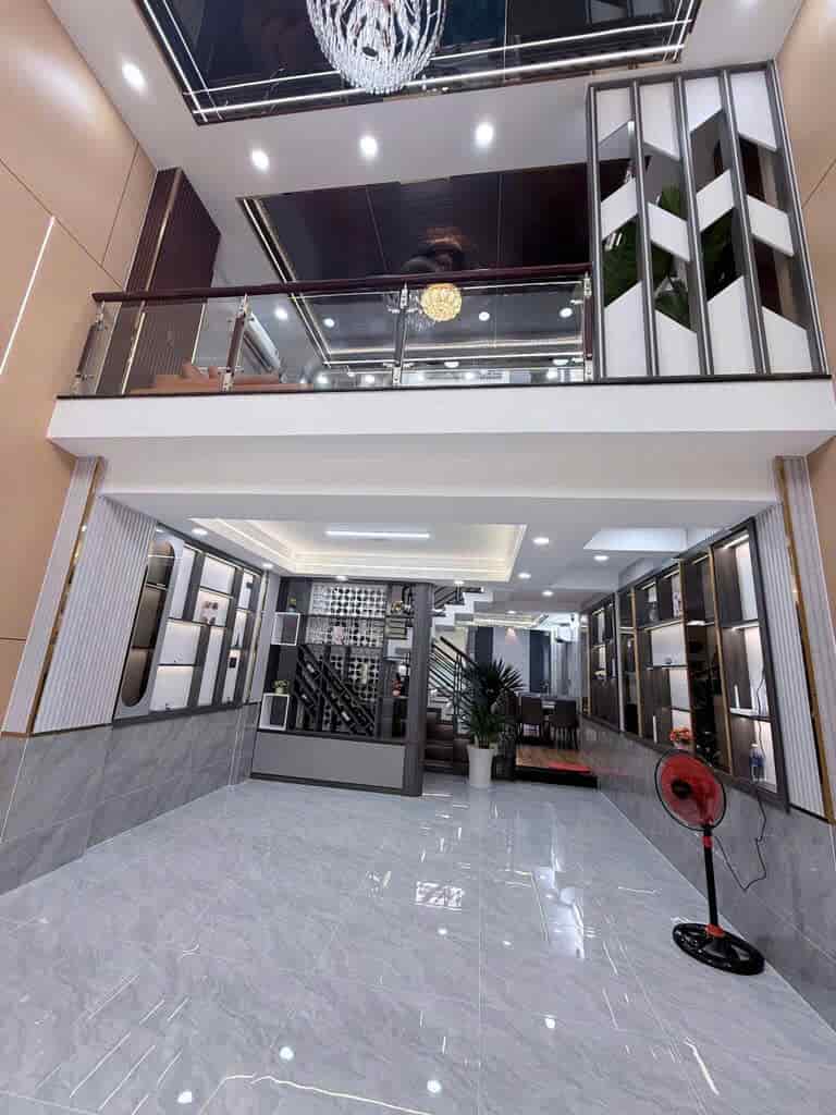 BÁN NHÀ PHỐ PHƯỜNG THẠNH XUÂN QUẬN 12 NHỈNH 6 TỶ- 4 TẦNG DT 100M2 (5x20) HXH 7M

☘️Diện tích ngang đẹp 5m dài