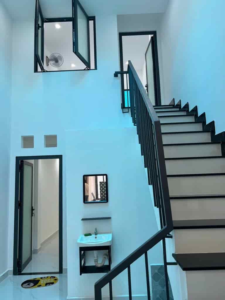 Bán nhà 80m² Gò Vấp, hẻm xe hơi, Giá tốt chỉ nhỉnh 5 tỷ, Sát chợ Xóm Mới