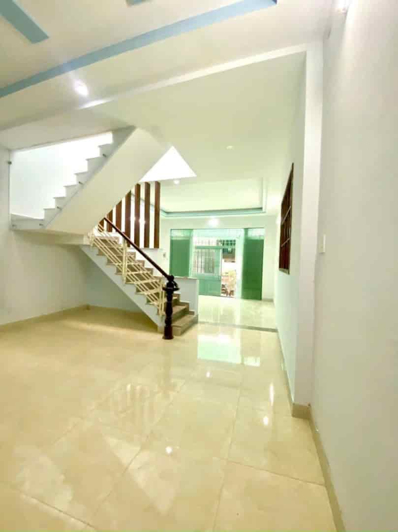 Nhà đẹp, diện tích lớn 5x13 vuông vức, ngay chợ Tân Sơn chỉ nhỉnh 4 tỷ