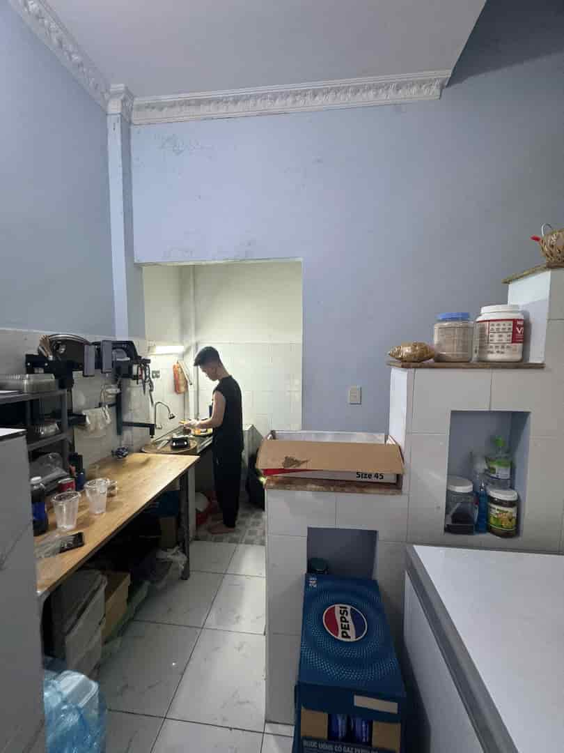 Phường 8, Gò Vấp, Nhà 2 tầng 36m2  BTCT,  hẻm xe hơi,  gần công viên Làng Hoa, 3.65 tỷ TL