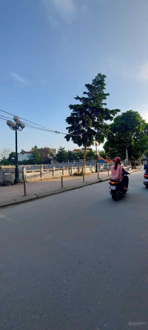 NHÀ ĐẸP Ở NGAY - 5 TẦNG ĐƯỜNG 422 - 4.5 TỶ - VỊ TRÍ VÀNG, TIỆN ÍCH BẠT NGÀN