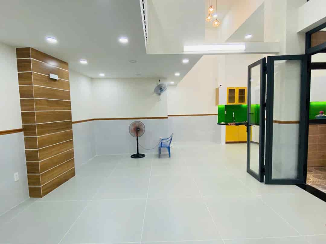 Bán nhà Hẻm an ninh Tứ Hải Ph6 Tân Bình. Dt 8x8m 1 lủng 1 lầu đẹp. Giá 6.38 tỷ tl SHR dọn ở liền
