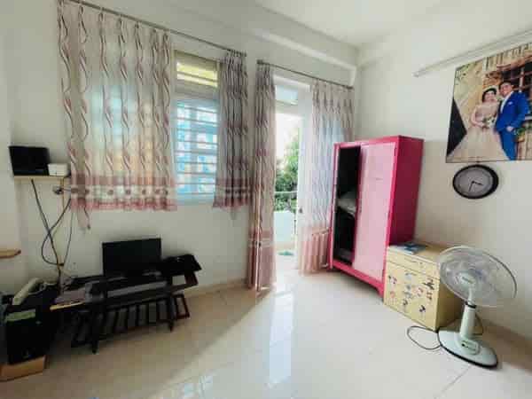 NGAY CV GIA ĐỊNH, 4 TẦNG NGANG 4M, 44M2, 5 PHÒNG NGỦ CHỈ 5 .5 TỶ TL