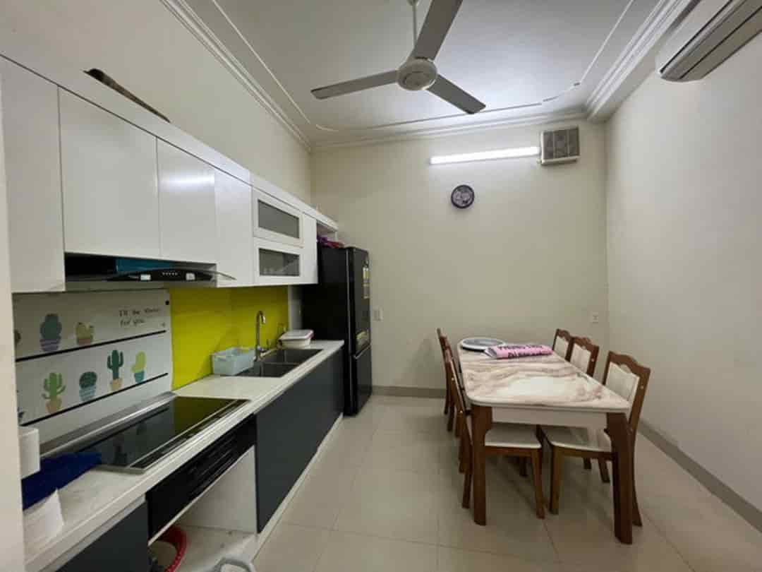CC bán nhà 36m2, 5 tầng phố Dịch Vọng Hậu