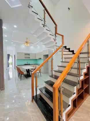 NHÀ MỚI 3 TẦNG – HẺM XE HƠI – GẦN VINHOMES Q9 – 5.3 TỶ