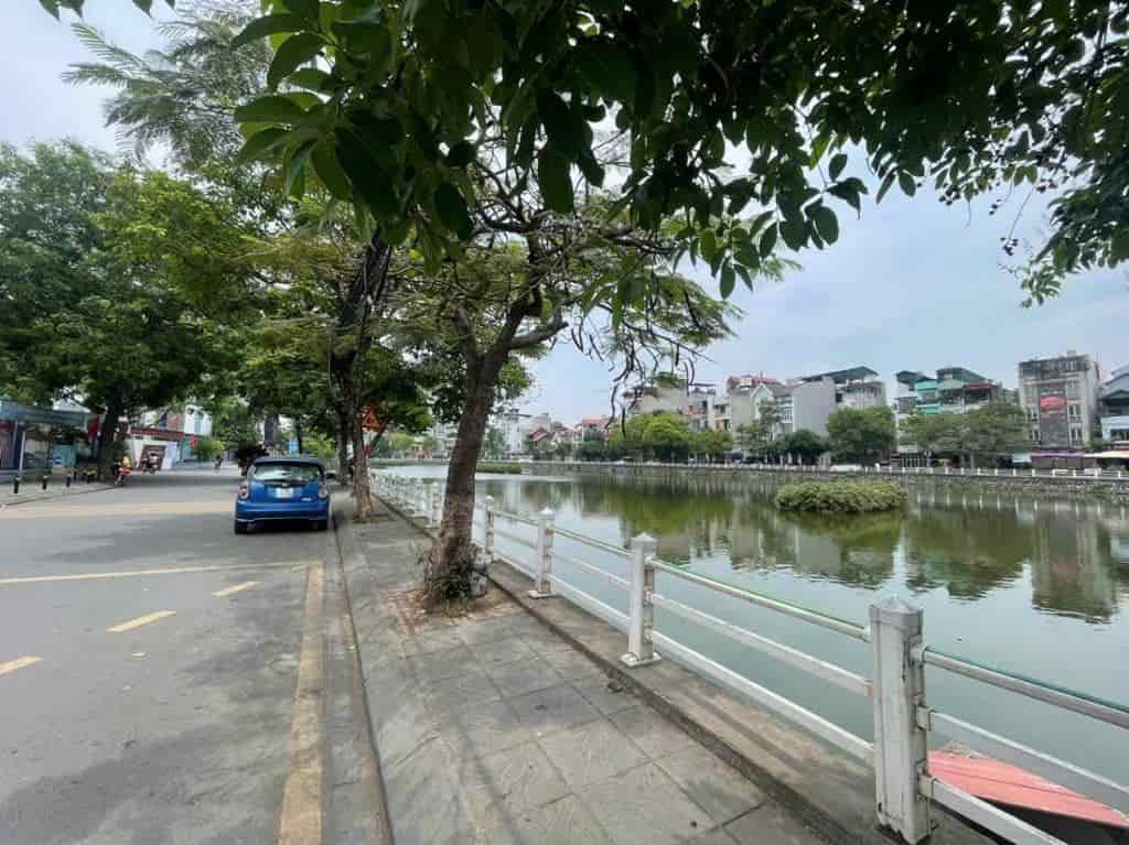 Bán nhà ngõ 135 phố Bồ Đề 60m, thang máy, ô tô vào nhà