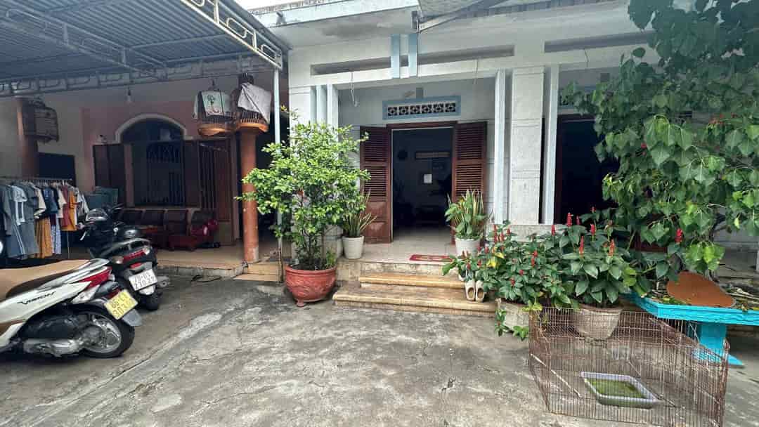 Bán nhà lô góc gần biển 251m2 giá chỉ 45tr/m2 Tôn Thất Tùng Vĩnh Phước Nha Trang