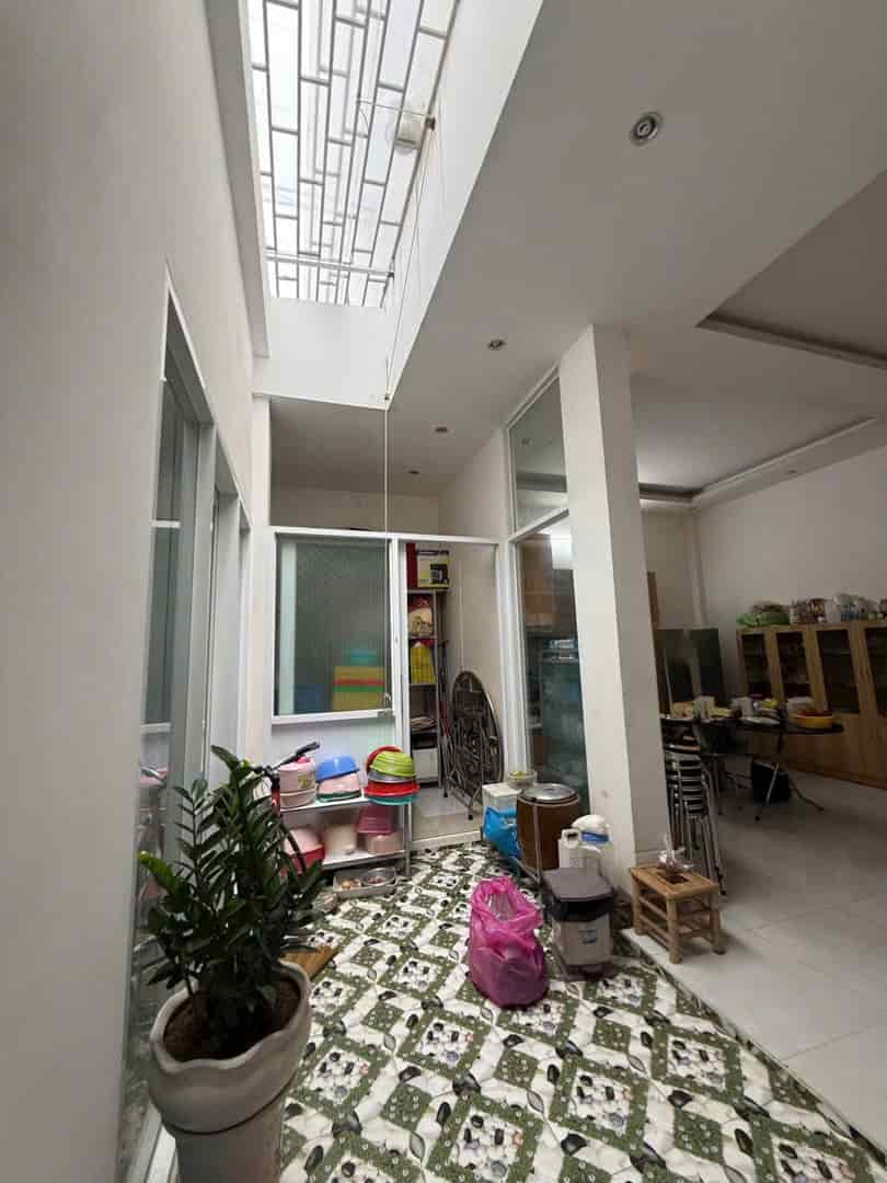Bán Nhà 1 trệt  1 lầu đường 7m, hai ô tô né nhau tại Vĩnh Hải - Nha Trang Cách 2/4 Chỉ 100m