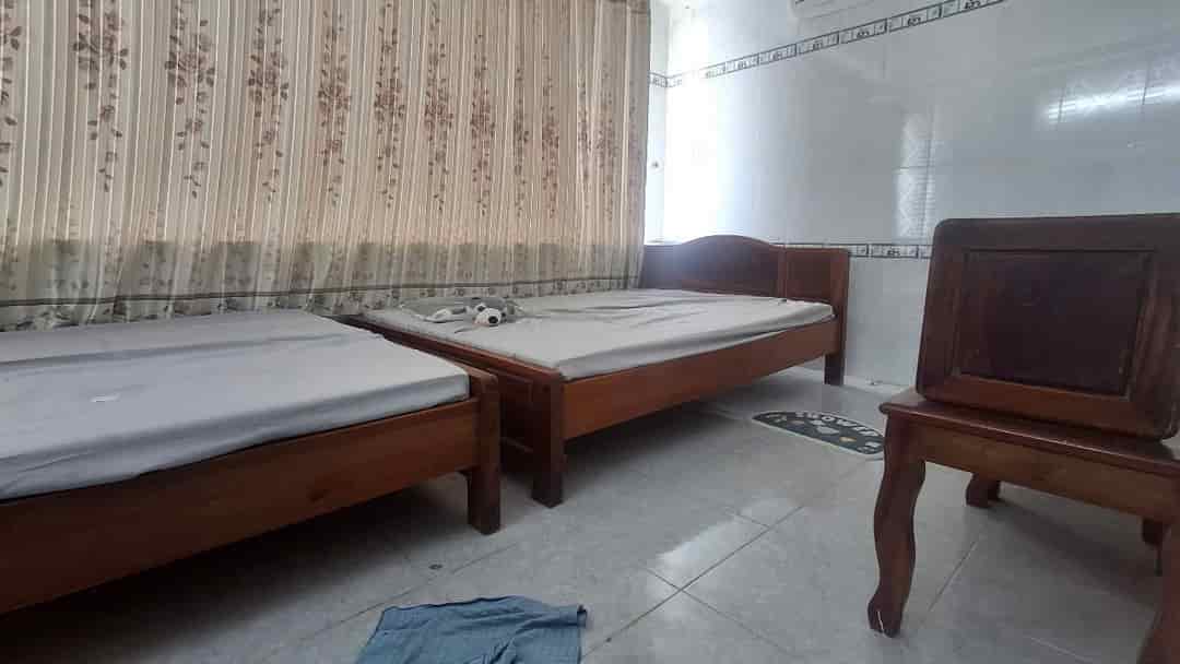 CẦN BÁN KHÁCH SẠN MẶT TIỀN BẮC SƠN, 7 TẦNG, 18 PHÒNG, GẦN BIỂN NHA TRANG