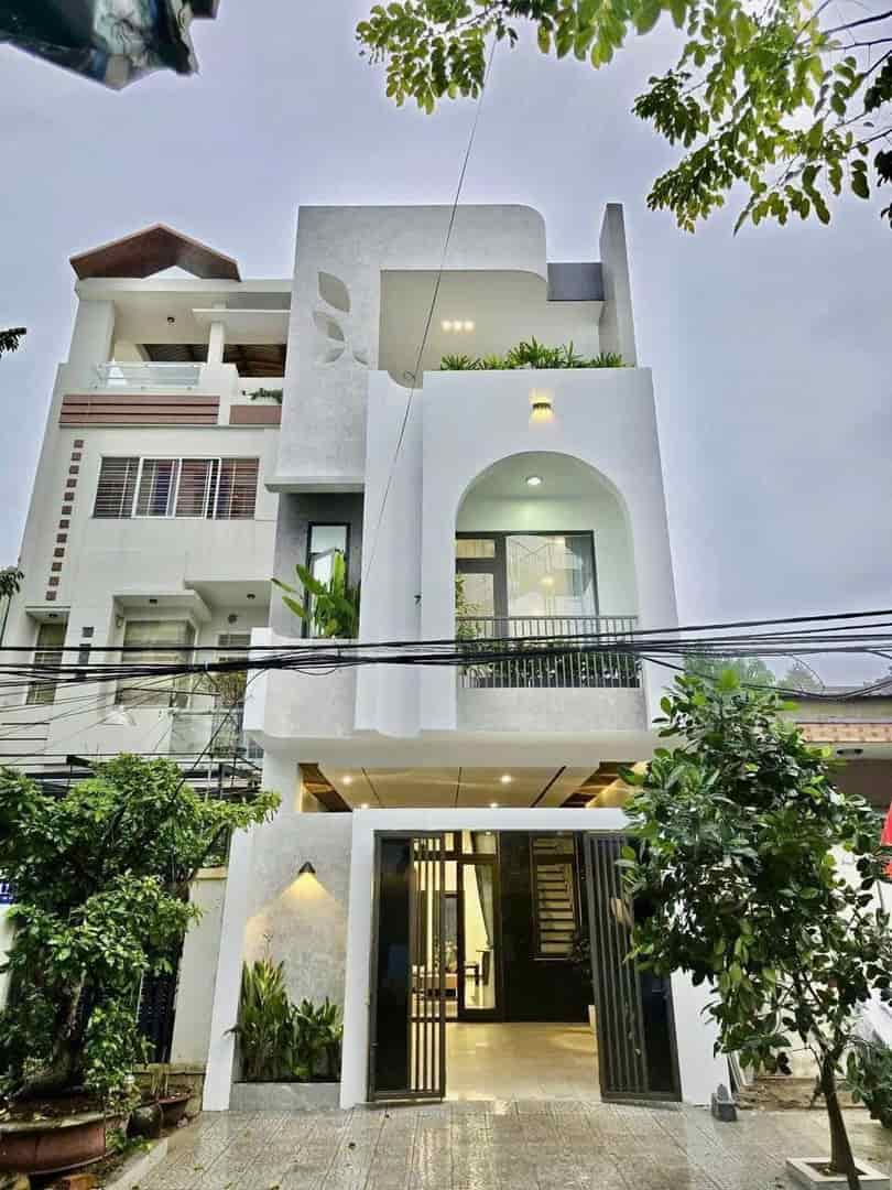 nhà 68m2 Nguyễn Văn Thương, P25, Bình Thạnh. Xây 1 trệt 2 lầu. Giá 3tỷ900, gần Pearl Plaza