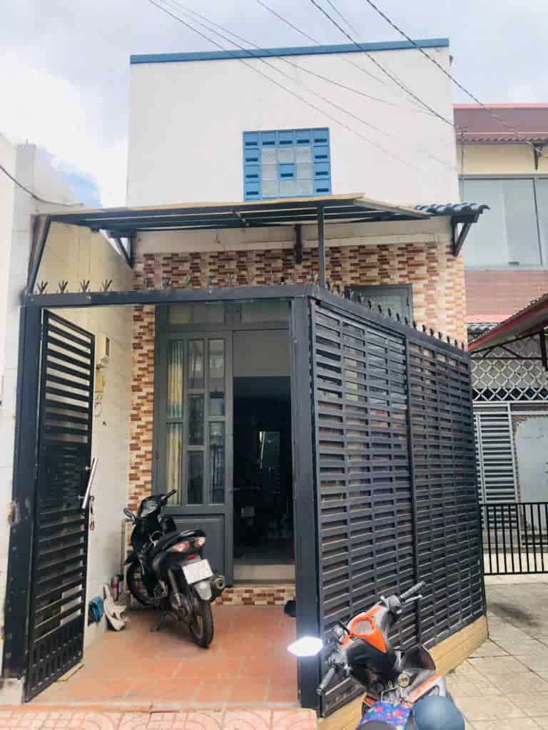 Cần bán nhà hẻm ô tô gần cầu vượt Linh Xuân Thủ Đức