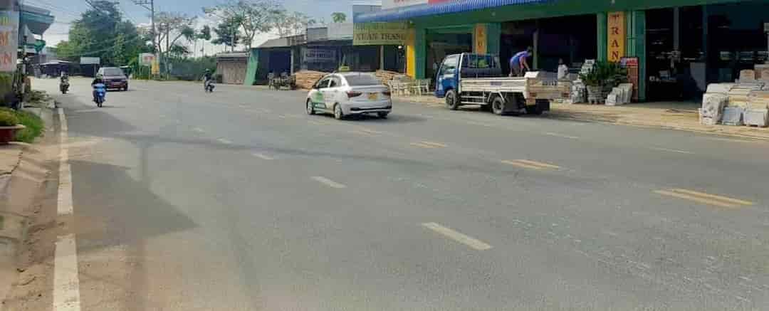 Chính chủ gửi bán đất MT Nguyễn Văn Chánh , Phường 4, TP Tân An.DT: 100m2 Gía 900TR