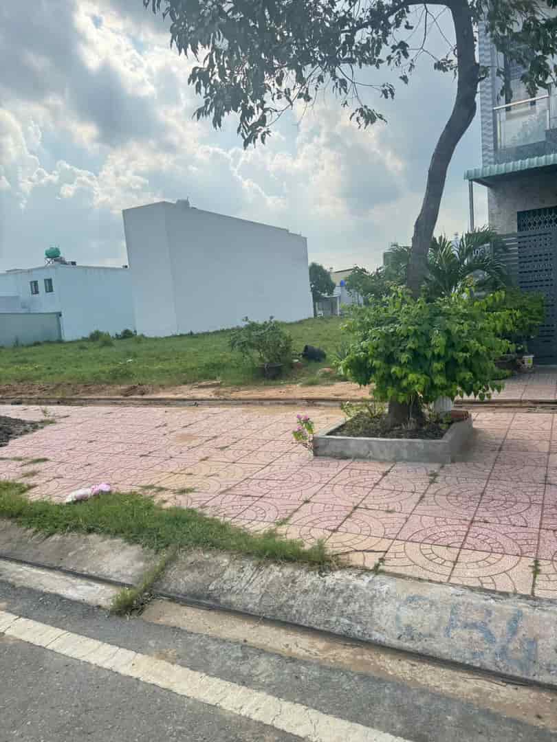 Chính chủ cần bán gấp nền góc 125m2 phía sau siêu thị Aeon Mall Tân An
