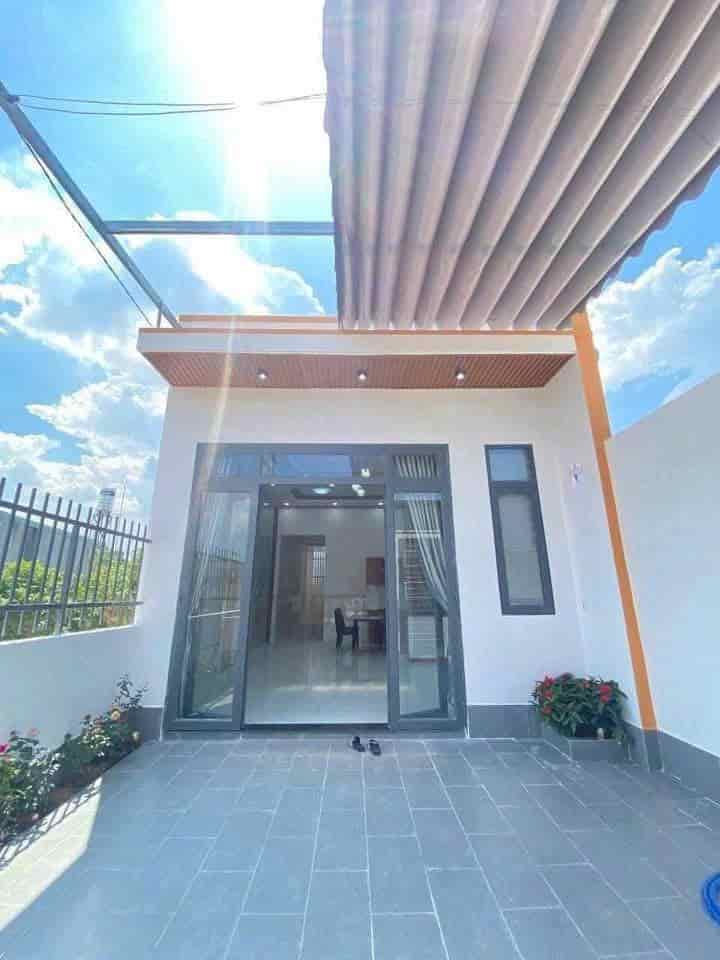 BÁN NHÀ CẤP 4  SỔ HỒNG RIÊNG THỔ CƯ 100%