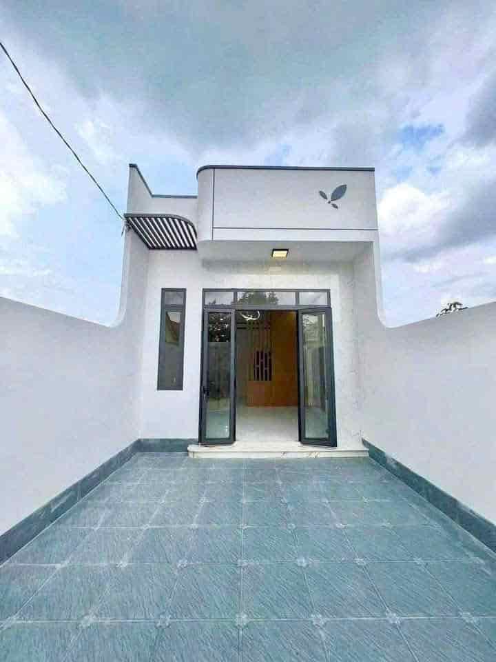 Nhà đẹp, sổ riêng, mới xây gần trạm thu phí Bửu Long