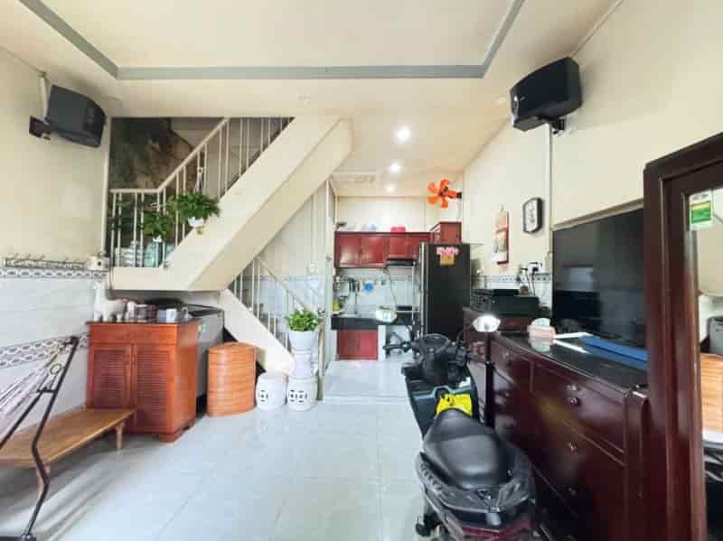 Bán nhà 2 tầng hẻm ba gác gần đường Cây Keo, Tam Bình, Thủ Đức, Giá chỉ 2.5 tỷ