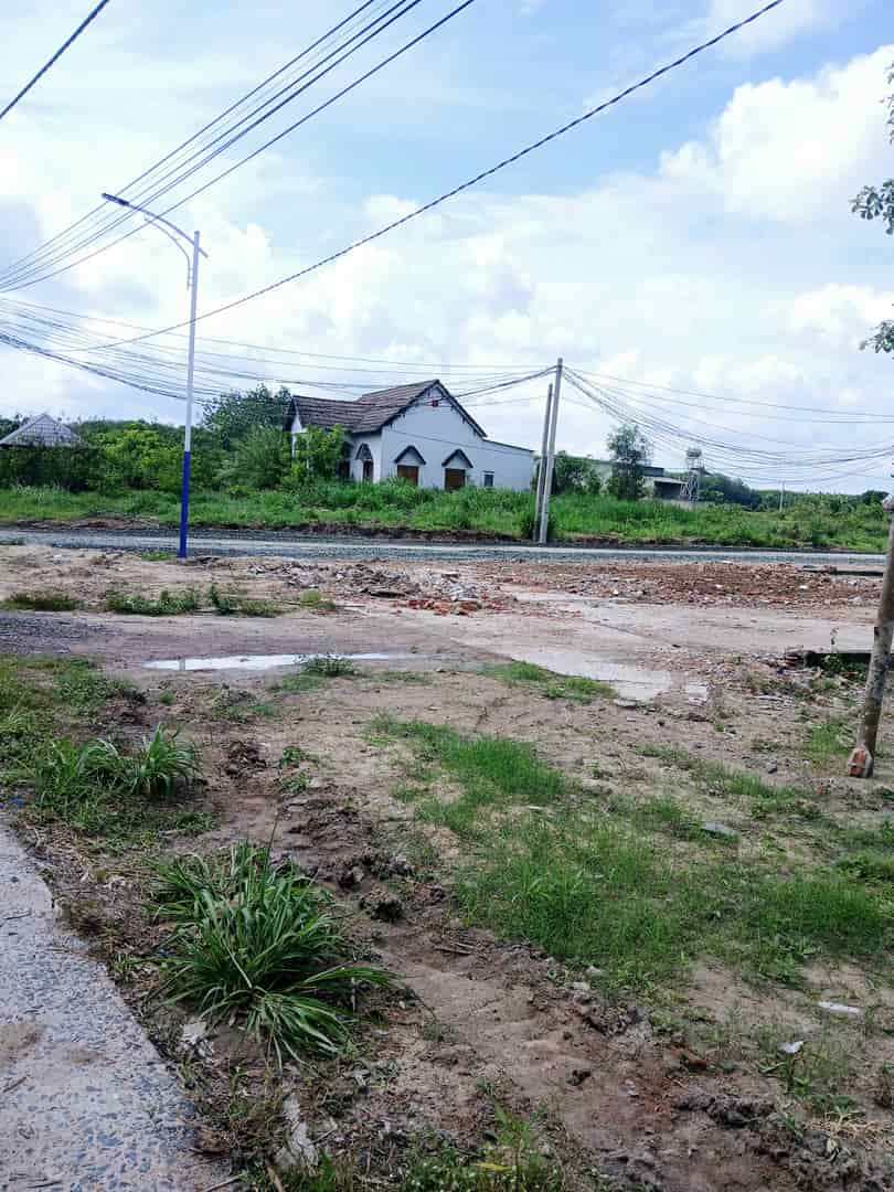 Lô đất thổ cư ngay trung tâm khu dân cư, diện tích 150m2 chỉ 580 triệu