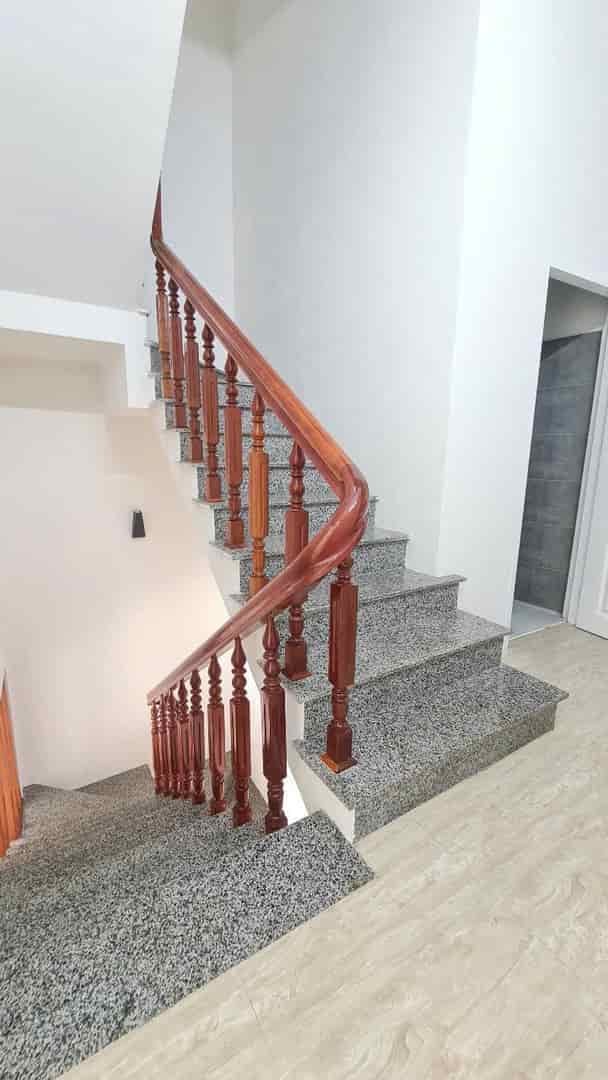BÁN NHÀ ĐẸP 5 TẦNG MẶT TIỀN ĐƯỜNG PHAN ĐÌNH PHÙNG - GIÁ 8,8 TỶ - TP NHA TRANG