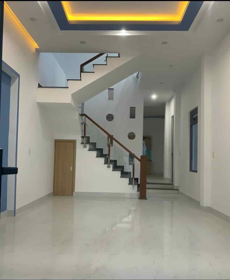 Bán Nhà Vĩnh Ngọc Nha Trang DT:87m2 ngang 5,3m
Giá chỉ 2,7tỉ bớt lộc cho khách thiện chí  mọi thông tin chi