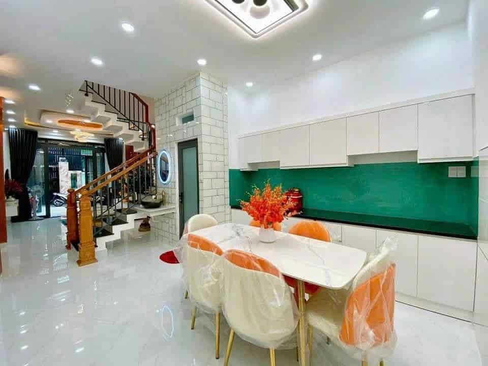CẦN BÁN GẤP NHÀ 2 LẦU TRUNG TÂM THỦ DẦU MỘT, GIÁ TỐT CHỈ 3.35 TỶ