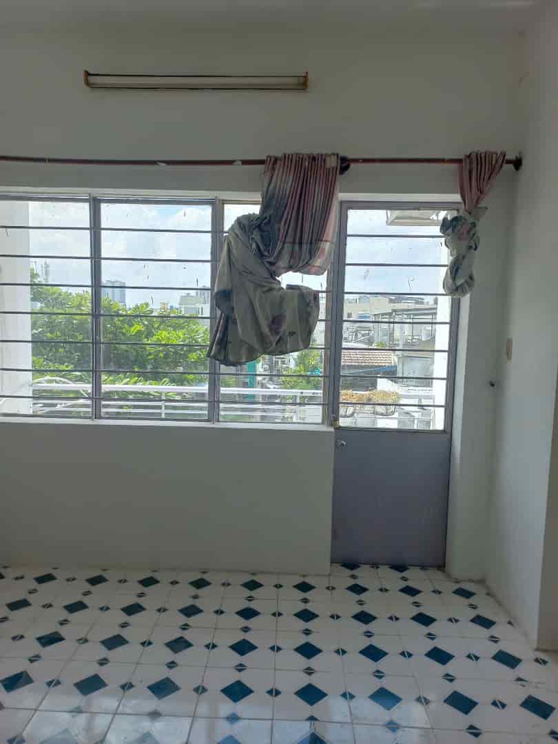 Cho thuê căn hộ chung cư 54m2, đường CMT8, gần công viên Lê Thị Riêng